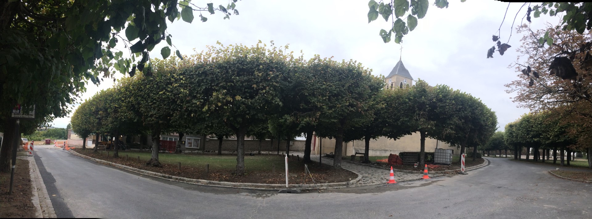 Place de l'église de Bussy-Saint-Martin
