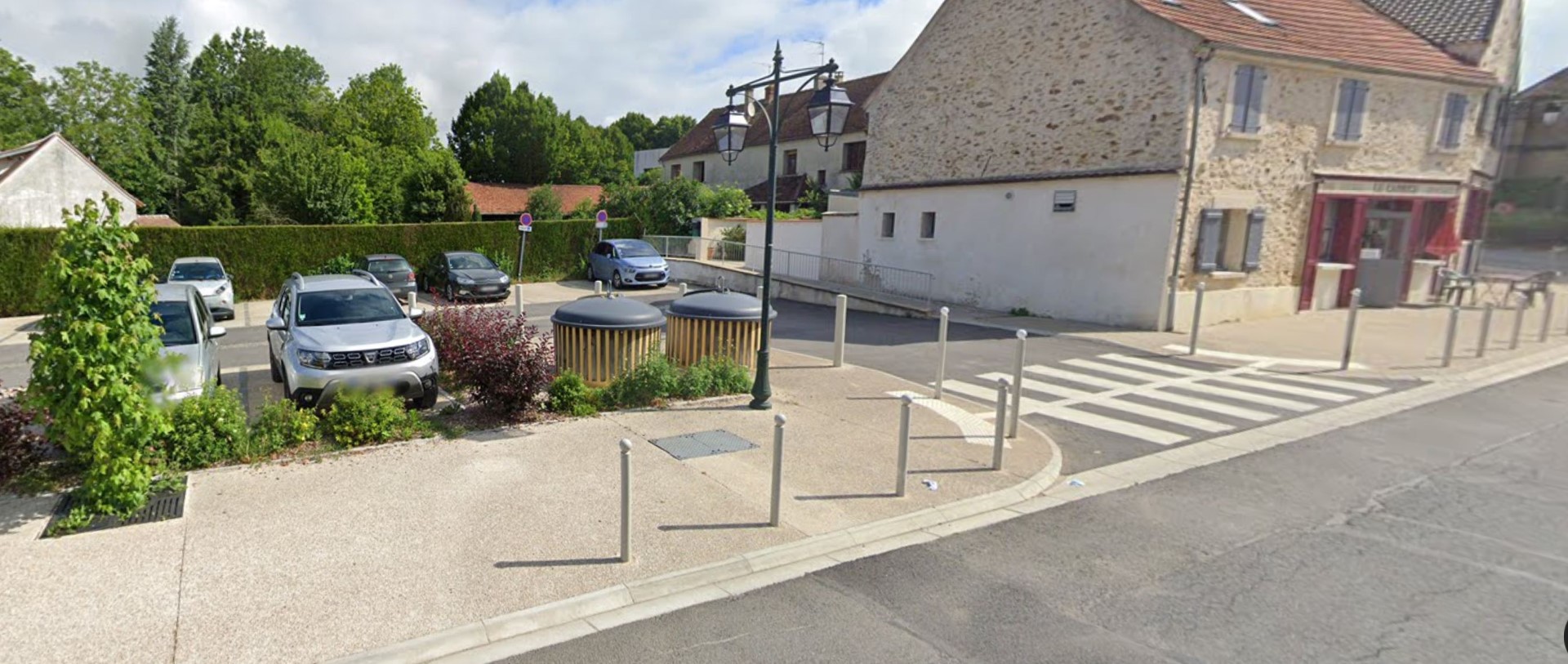 Parking du multiservice à Maisoncelles-en-Brie